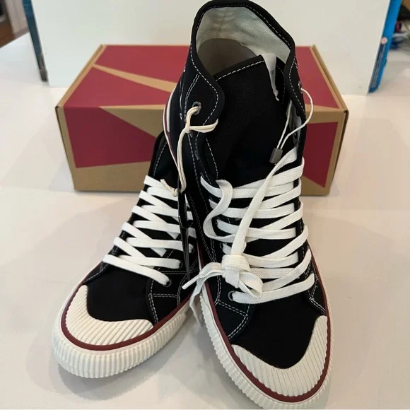 New Mickey Mouse Sneakers M 9.5 / 43 EUR / W 12 Canvas Disney MOA CONCEPT Hi-Top